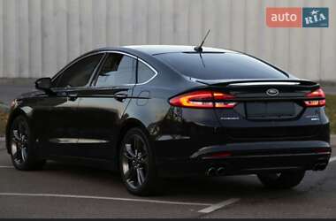 Седан Ford Fusion 2017 в 