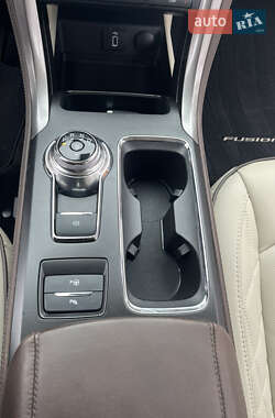 Седан Ford Fusion 2017 в 