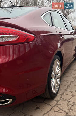 Седан Ford Fusion 2017 в 
