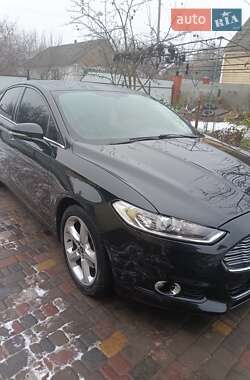 Седан Ford Fusion 2015 в 