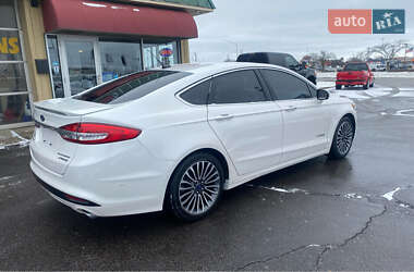Седан Ford Fusion 2017 в 