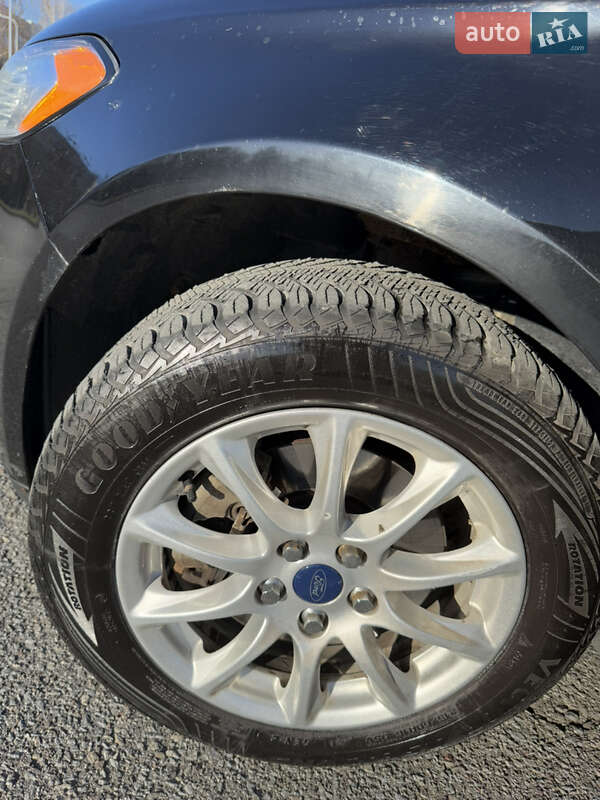 Седан Ford Fusion 2016 в Львові