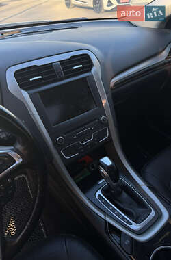 Седан Ford Fusion 2014 в 