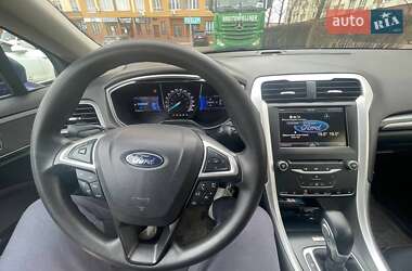 Седан Ford Fusion 2013 в Вишневому