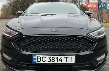 Седан Ford Fusion 2017 в 