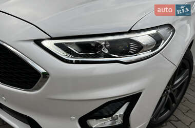 Седан Ford Fusion 2020 в 