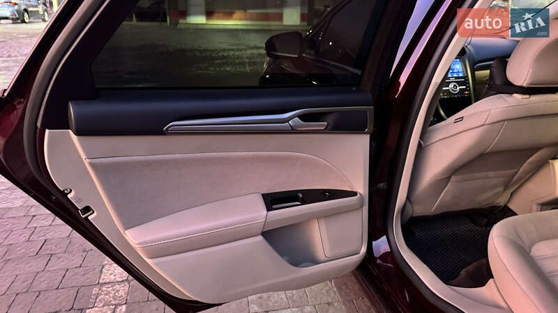 Седан Ford Fusion 2016 в Тернополі