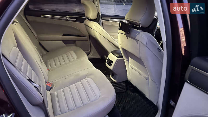 Седан Ford Fusion 2016 в Тернополі