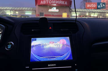 Седан Ford Fusion 2016 в 
