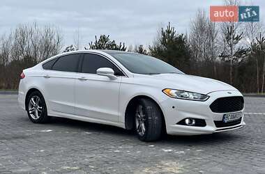 Седан Ford Fusion 2015 в 