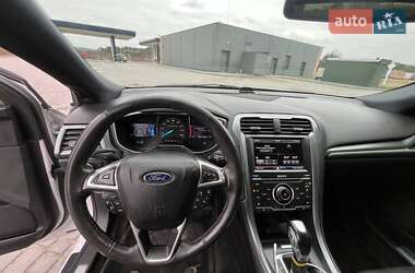 Седан Ford Fusion 2015 в 