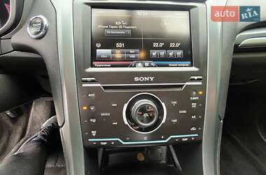Седан Ford Fusion 2015 в 