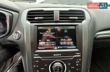 Седан Ford Fusion 2015 в 