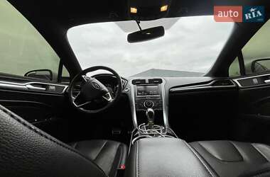 Седан Ford Fusion 2015 в 