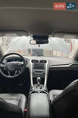 Седан Ford Fusion 2013 в 