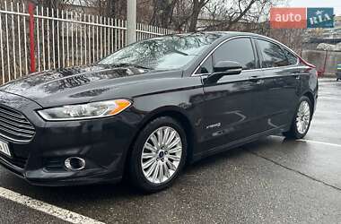 Седан Ford Fusion 2013 в 