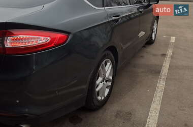 Седан Ford Fusion 2014 в 