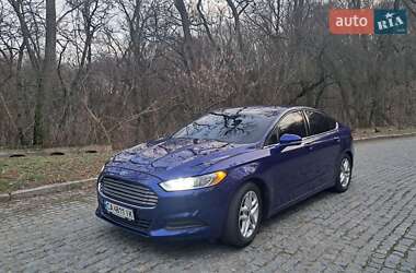 Седан Ford Fusion 2014 в Каневі