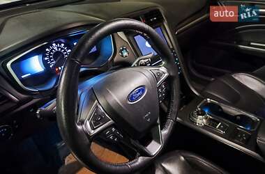 Седан Ford Fusion 2019 в 