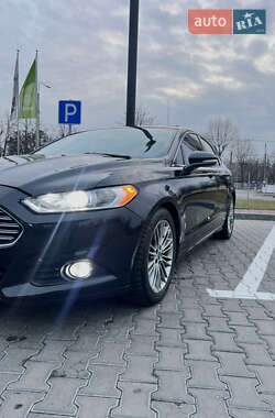 Седан Ford Fusion 2013 в 