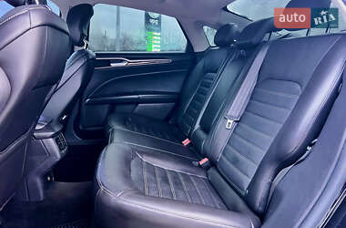 Седан Ford Fusion 2013 в 