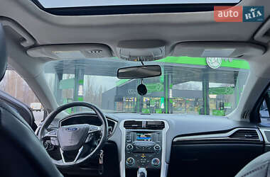 Седан Ford Fusion 2013 в 