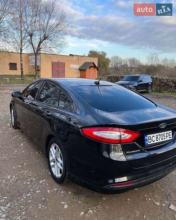 Седан Ford Fusion 2013 в Черкасах