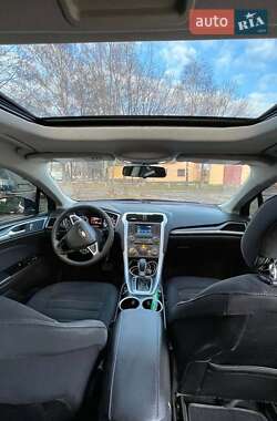 Седан Ford Fusion 2013 в 