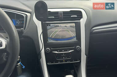 Седан Ford Fusion 2014 в 