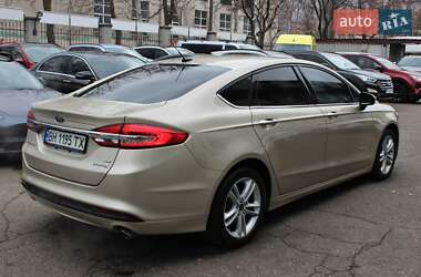 Седан Ford Fusion 2017 в 