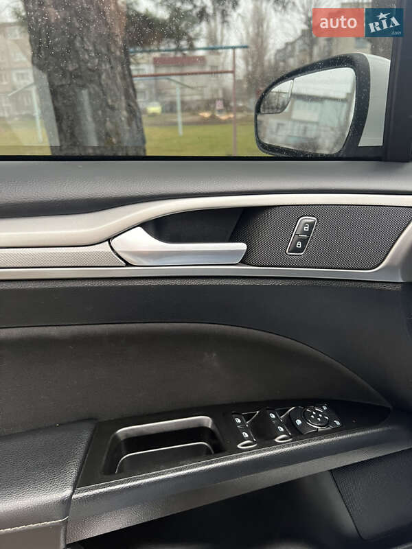 Седан Ford Fusion 2016 в Киеве