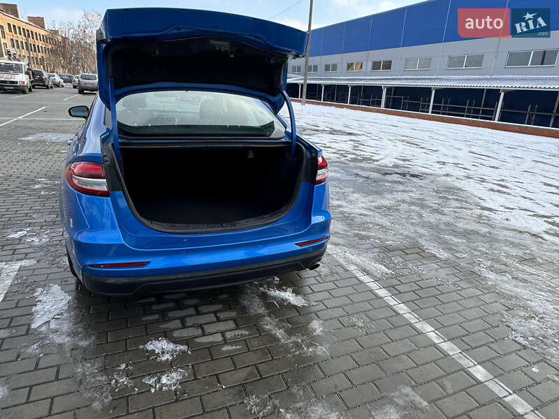 Седан Ford Fusion 2019 в Києві