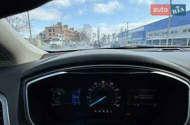 Седан Ford Fusion 2019 в 