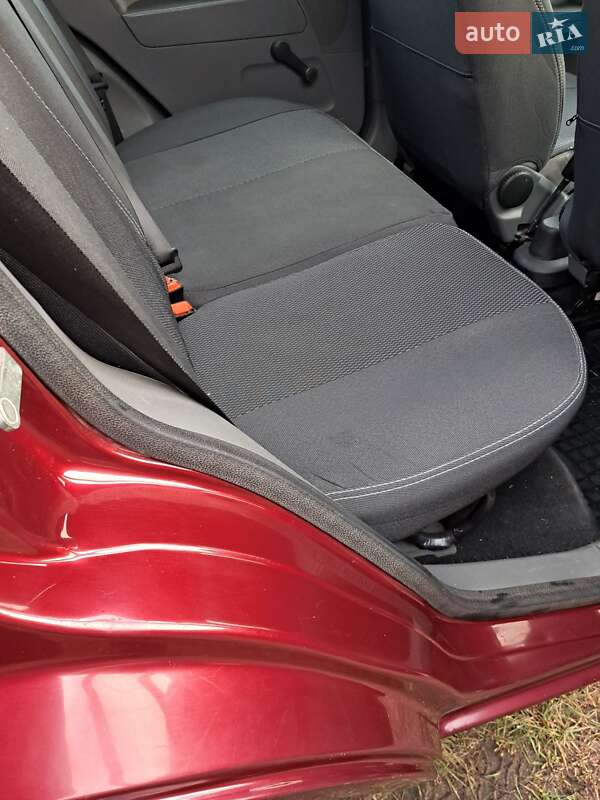 Хетчбек Ford Fusion 2003 в Безлюдівці