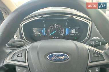 Седан Ford Fusion 2017 в 