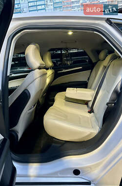 Седан Ford Fusion 2015 в 