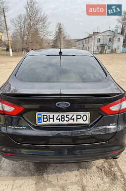 Седан Ford Fusion 2013 в 