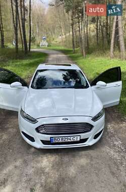Седан Ford Fusion 2015 в 