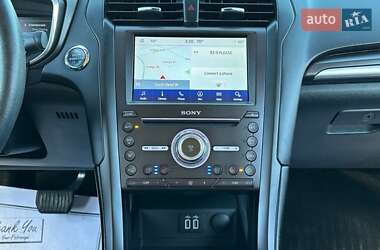 Седан Ford Fusion 2020 в 