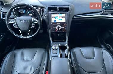 Седан Ford Fusion 2019 в 