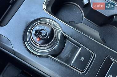 Седан Ford Fusion 2019 в 
