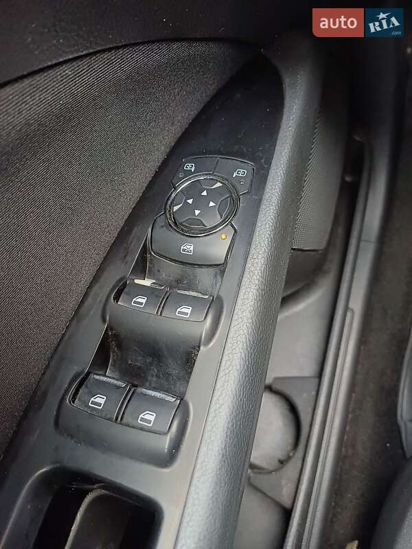 Седан Ford Fusion 2013 в Черкасах