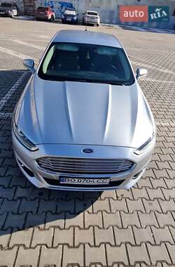 Седан Ford Fusion 2015 в 