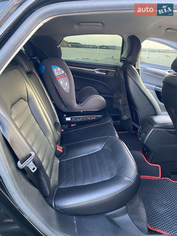 Седан Ford Fusion 2016 в Одесі