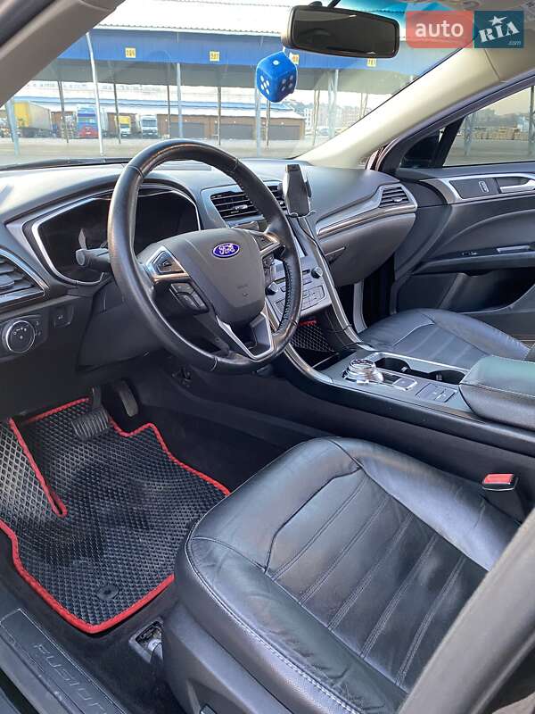 Седан Ford Fusion 2016 в Одесі