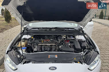 Седан Ford Fusion 2014 в 