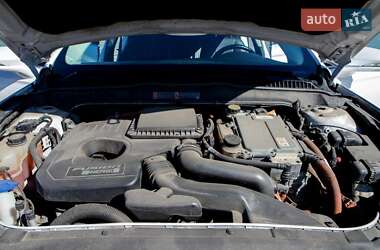 Седан Ford Fusion 2015 в 