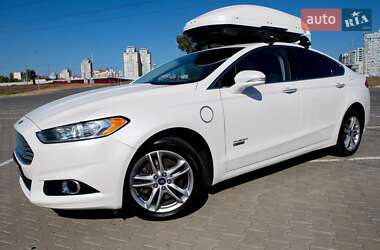 Седан Ford Fusion 2015 в 