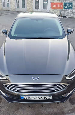 Седан Ford Fusion 2017 в 