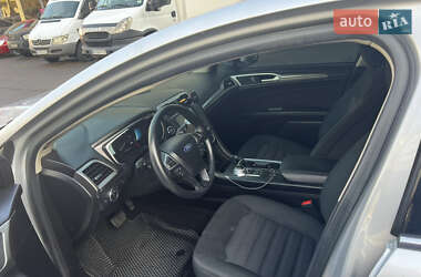 Седан Ford Fusion 2019 в 